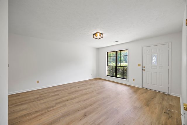 290 FAIRWAY DR, Saulsbury, TN 38067