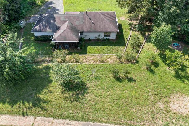 290 FAIRWAY DR, Saulsbury, TN 38067