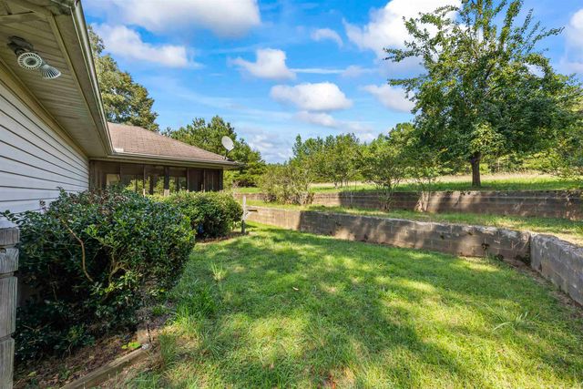 290 FAIRWAY DR, Saulsbury, TN 38067