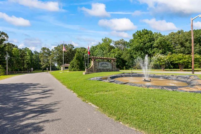 290 FAIRWAY DR, Saulsbury, TN 38067