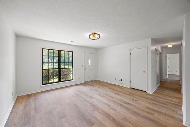 290 FAIRWAY DR, Saulsbury, TN 38067