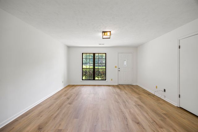 290 FAIRWAY DR, Saulsbury, TN 38067