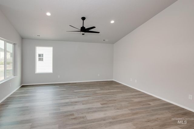 5213 Malachite St, Caldwell, ID 83605