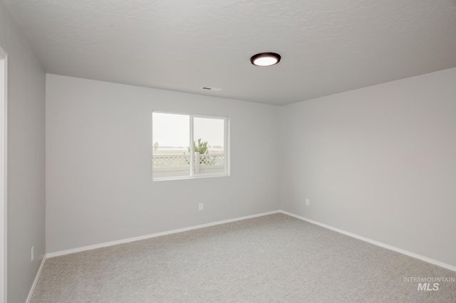 5213 Malachite St, Caldwell, ID 83605