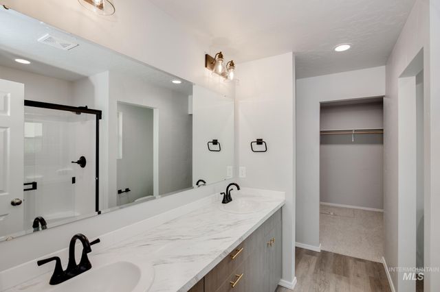 5213 Malachite St, Caldwell, ID 83605