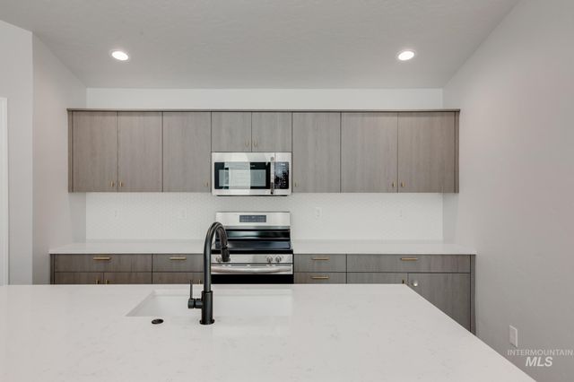 5213 Malachite St, Caldwell, ID 83605