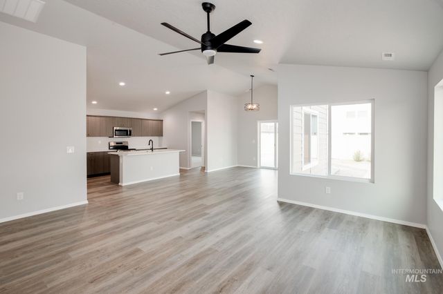 5213 Malachite St, Caldwell, ID 83605