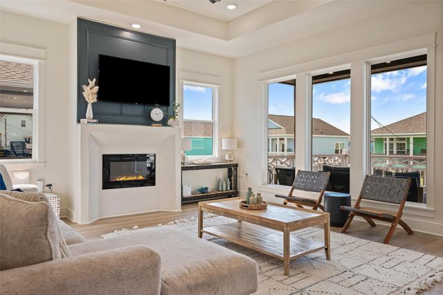 972 Driftwood Drive, Crystal Beach, TX 77650