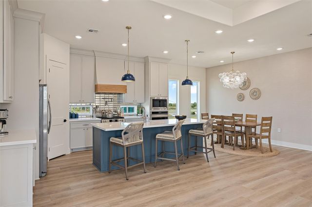 972 Driftwood Drive, Crystal Beach, TX 77650