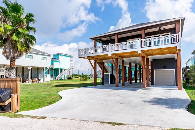972 Driftwood Drive, Crystal Beach, TX 77650