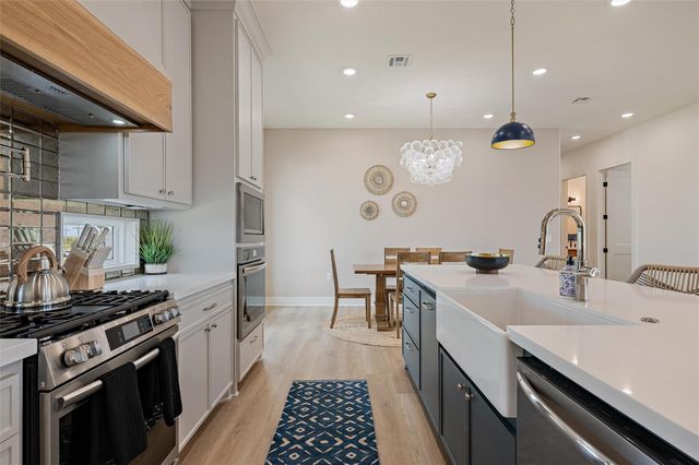 972 Driftwood Drive, Crystal Beach, TX 77650