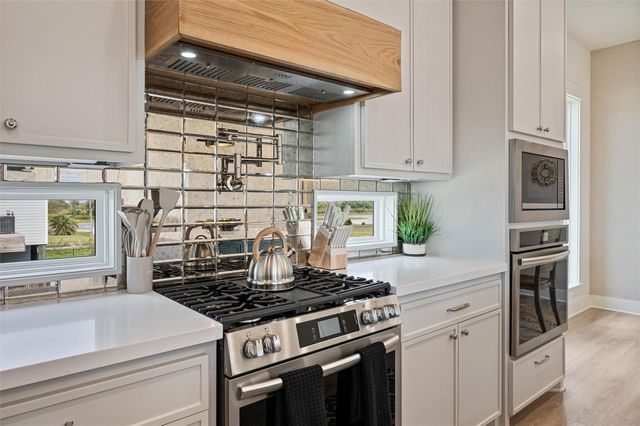 972 Driftwood Drive, Crystal Beach, TX 77650