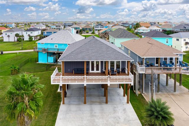 972 Driftwood Drive, Crystal Beach, TX 77650