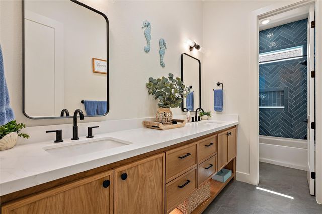 972 Driftwood Drive, Crystal Beach, TX 77650