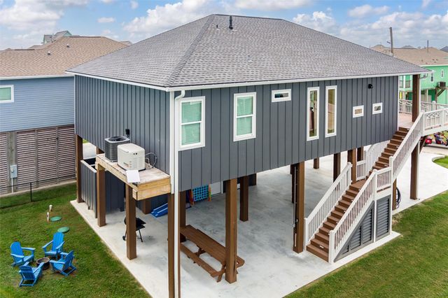 972 Driftwood Drive, Crystal Beach, TX 77650