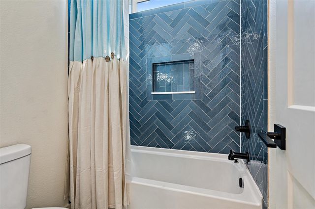 972 Driftwood Drive, Crystal Beach, TX 77650