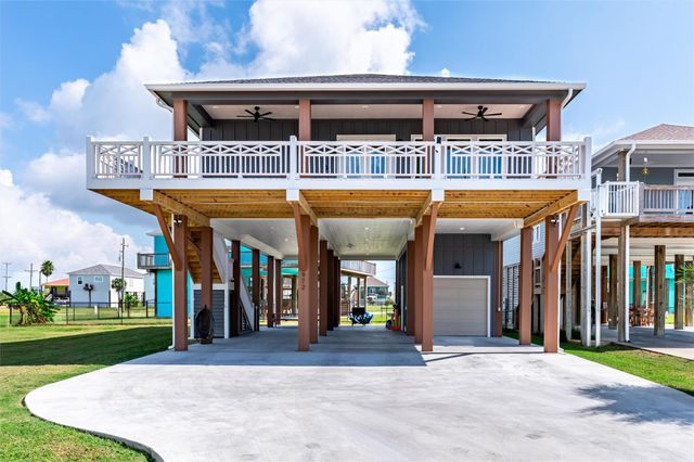 972 Driftwood Drive, Crystal Beach, TX 77650