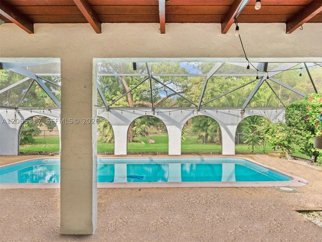 10251 NW 39th Ct, Coral Springs, FL 33065