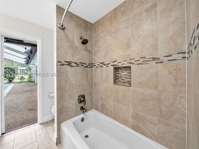 10251 NW 39th Ct, Coral Springs, FL 33065
