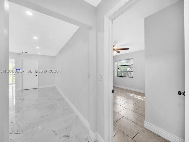 10251 NW 39th Ct, Coral Springs, FL 33065
