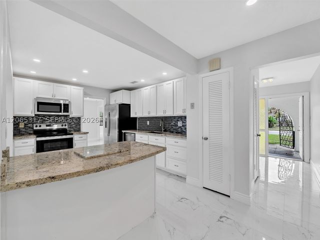 10251 NW 39th Ct, Coral Springs, FL 33065