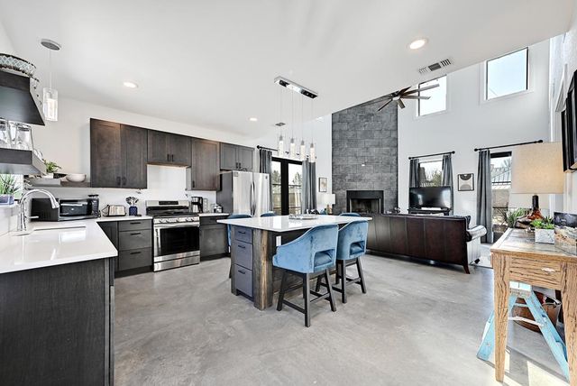 101 W 2nd St, Marfa, TX 79843