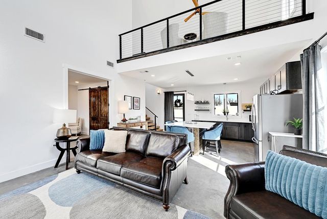 101 W 2nd St, Marfa, TX 79843