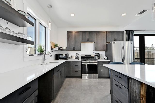 101 W 2nd St, Marfa, TX 79843