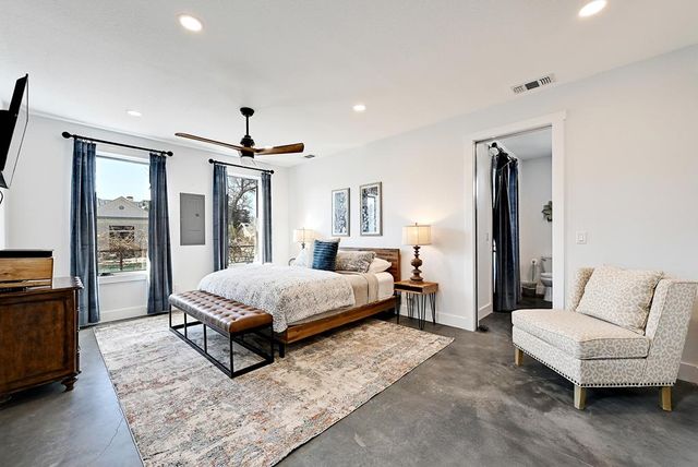 101 W 2nd St, Marfa, TX 79843