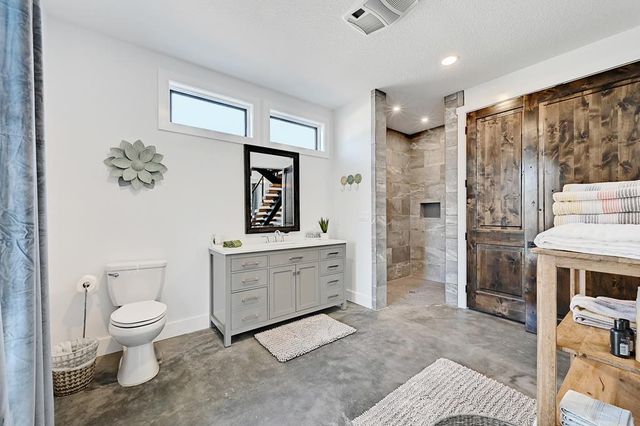 101 W 2nd St, Marfa, TX 79843