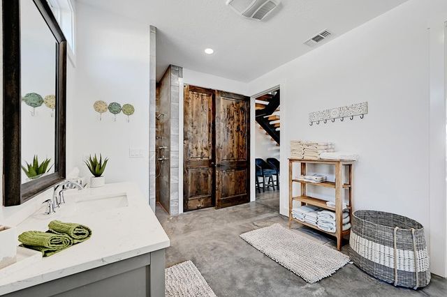 101 W 2nd St, Marfa, TX 79843