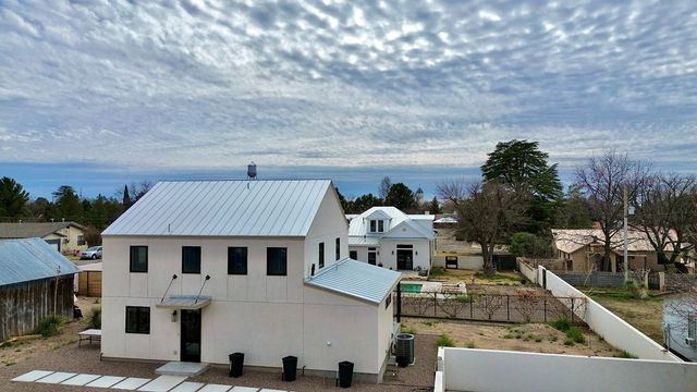 101 W 2nd St, Marfa, TX 79843