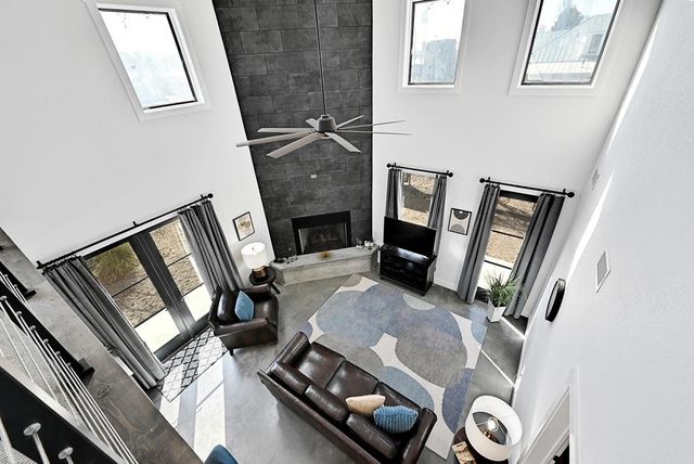 101 W 2nd St, Marfa, TX 79843