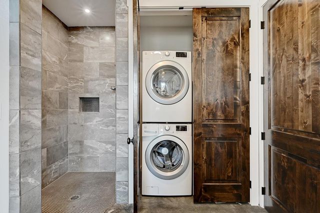 101 W 2nd St, Marfa, TX 79843