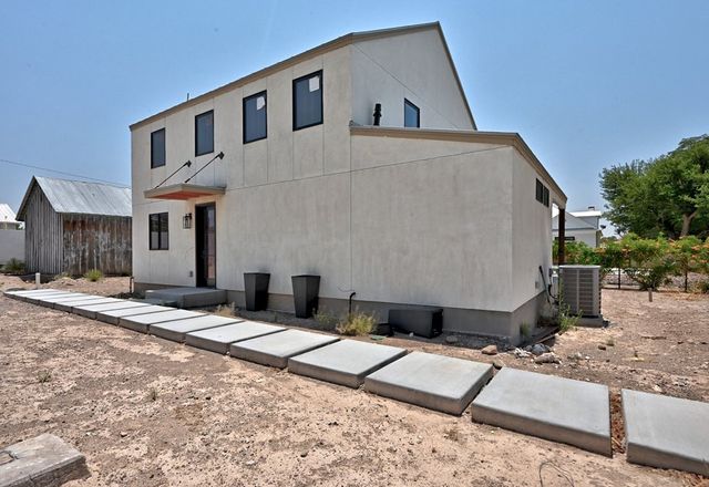 101 W 2nd St, Marfa, TX 79843