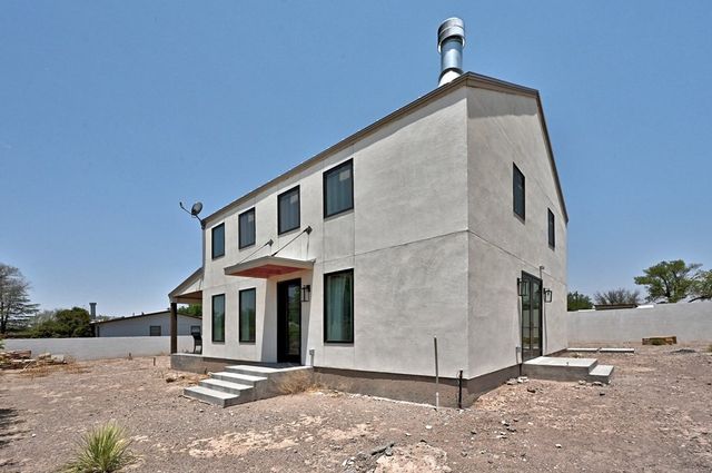 101 W 2nd St, Marfa, TX 79843