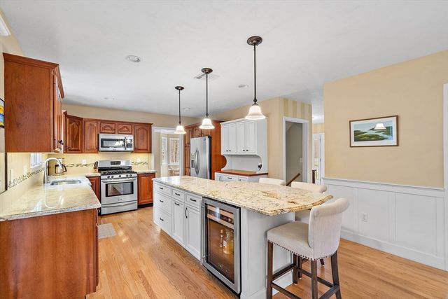 23 Howe St, Medway, MA 02053