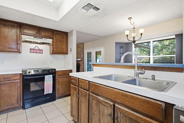8509 Slant Oak DR, Austin, TX 78729