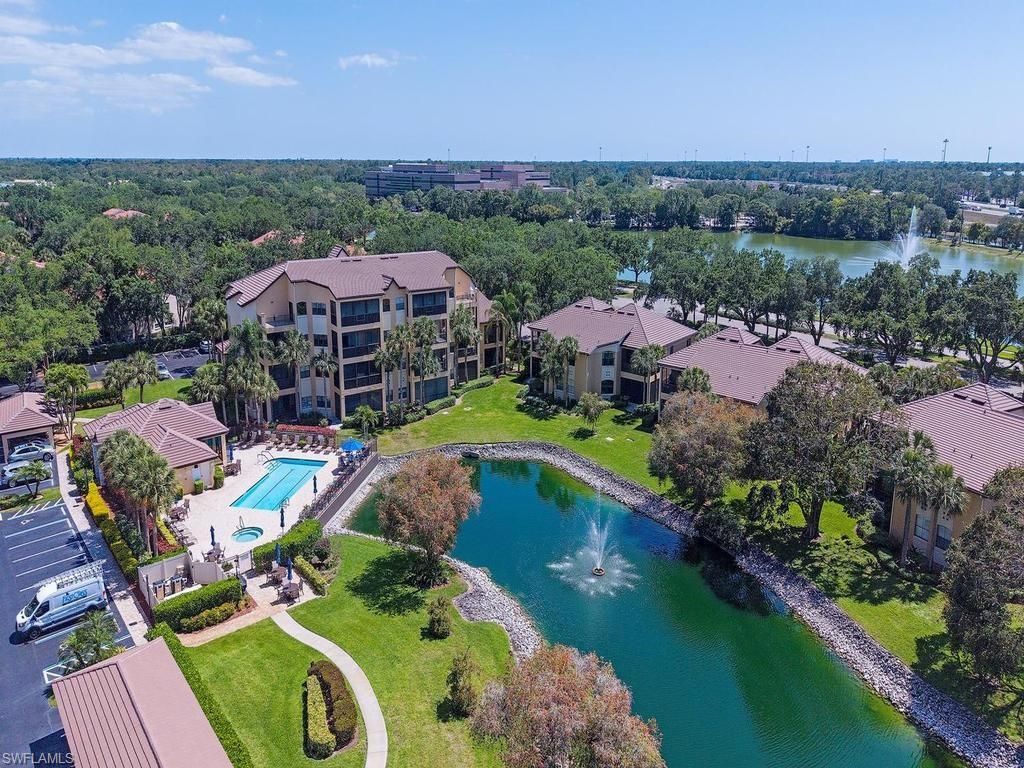 160 Vintage CIR 202, NAPLES, FL 34119 — photo 3