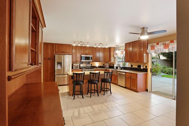 235 La Monte Ln, Tracy, CA 95377