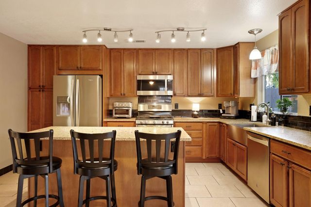 235 La Monte Ln, Tracy, CA 95377