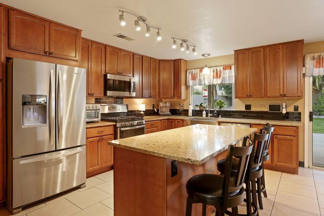 235 La Monte Ln, Tracy, CA 95377