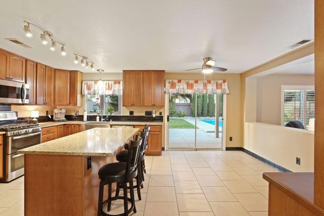 235 La Monte Ln, Tracy, CA 95377