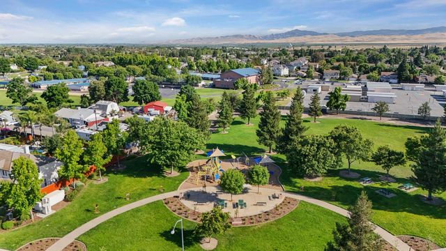 235 La Monte Ln, Tracy, CA 95377