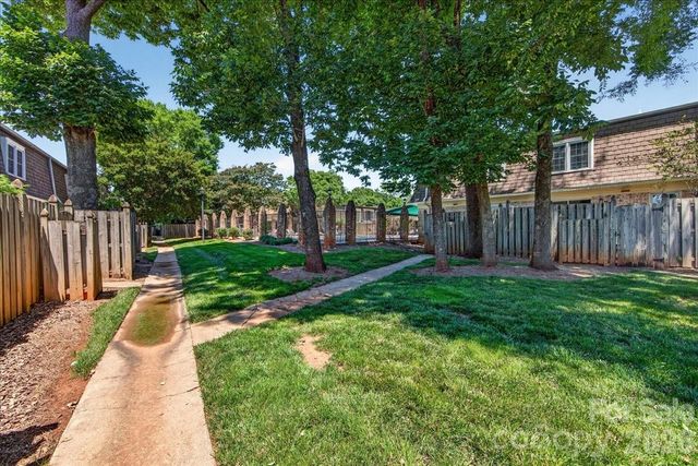 2229 Rexford Road C, Charlotte, NC 28211