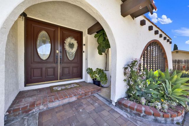 12435 Old Pomerado Rd, Poway, CA 92064