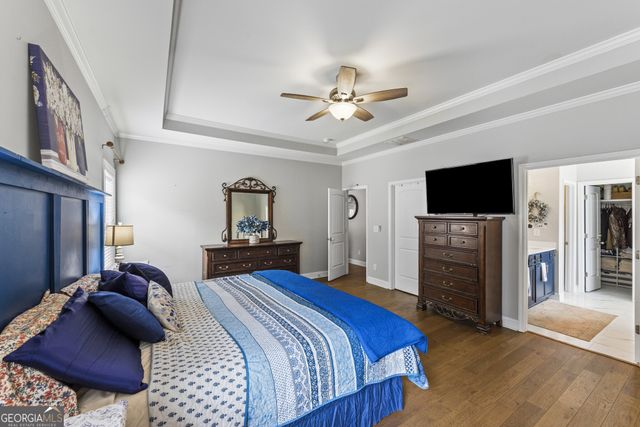 5645 Wooded Valley Way, Flowery Branch, GA 30542