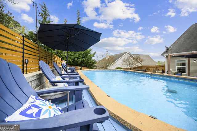 5645 Wooded Valley Way, Flowery Branch, GA 30542