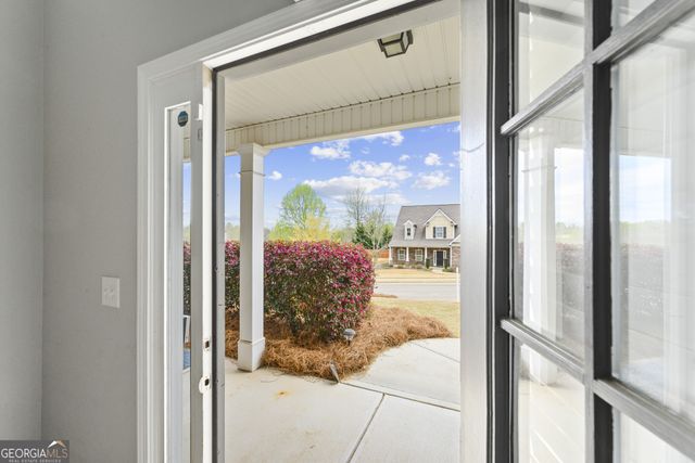 5645 Wooded Valley Way, Flowery Branch, GA 30542