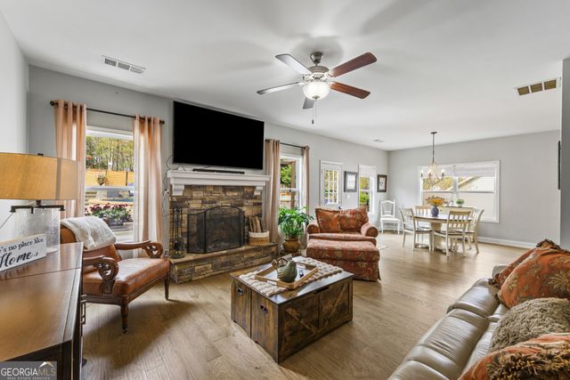 5645 Wooded Valley Way, Flowery Branch, GA 30542